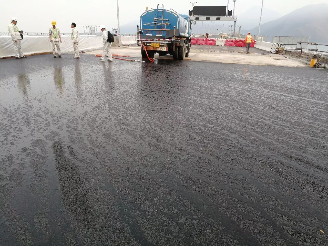 全國各地抗離析攤鋪的雨后效果