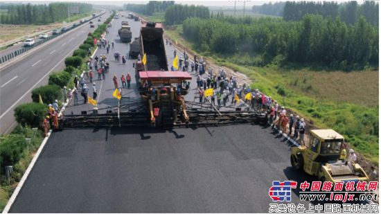 中大機(jī)械：不走尋常路 傳承匠心成就中國(guó)公路攤鋪專家